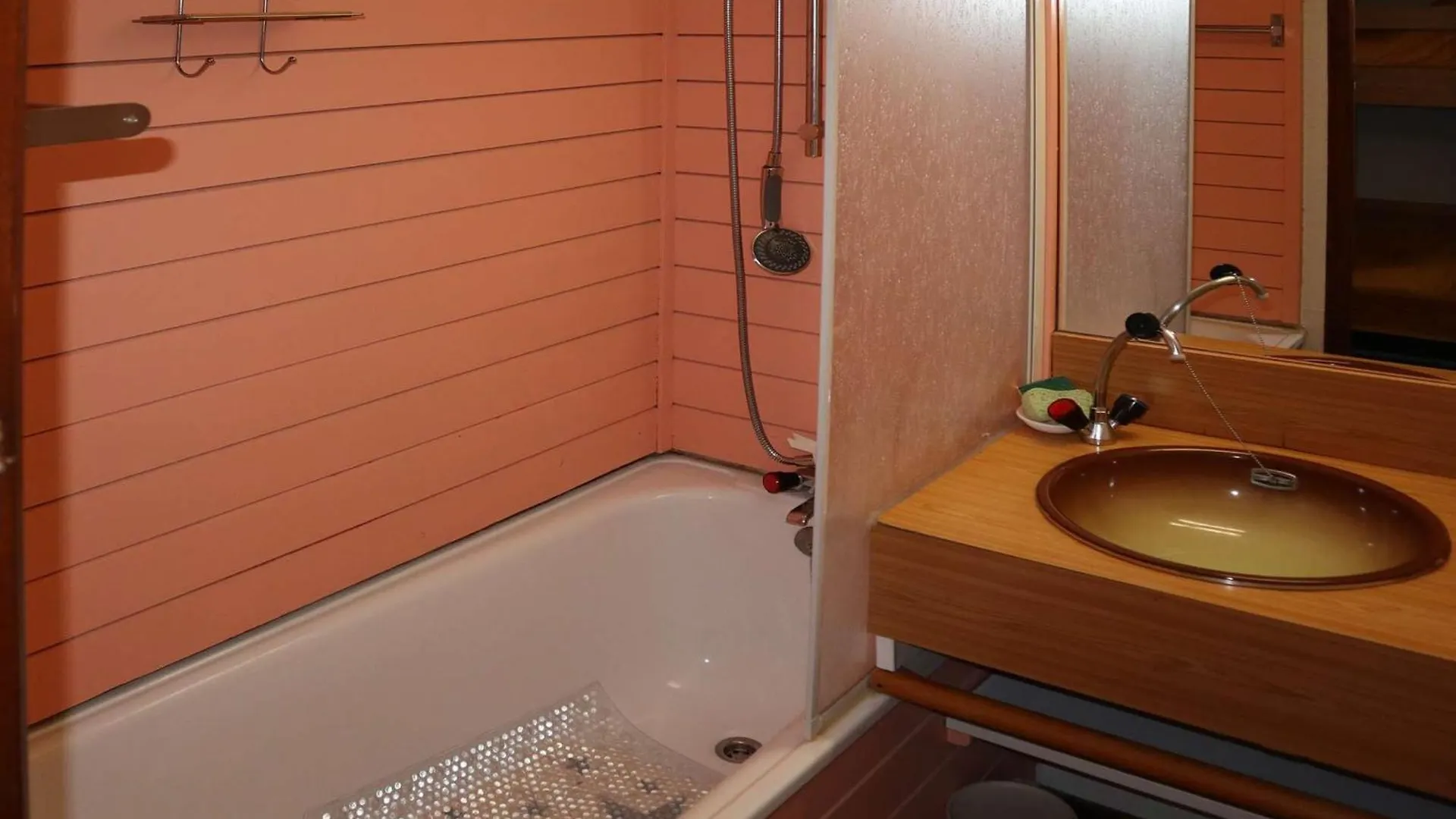 Studio 6 Pers Avec Balcon, Proche Des Pistes Et Commerces - Fr-1-322-567 Les Orres Apartment